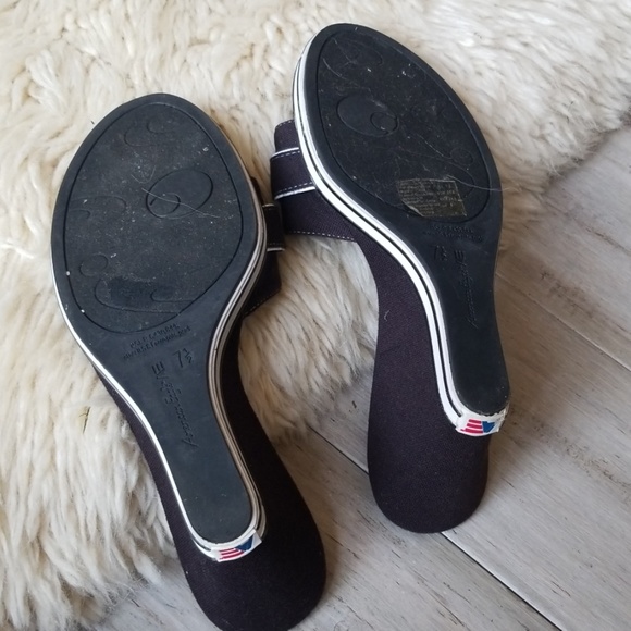 AE Wedge Sandals - Picture 6 of 7